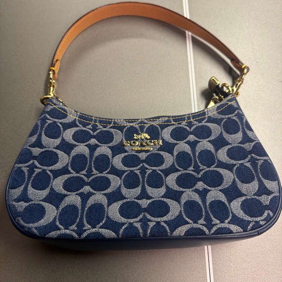 Coach Handbags - Blue Coach Teri Shoulder Bag In Signature Denim